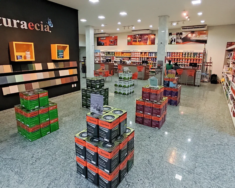 Interior e balcão de atendimento em Linhares
